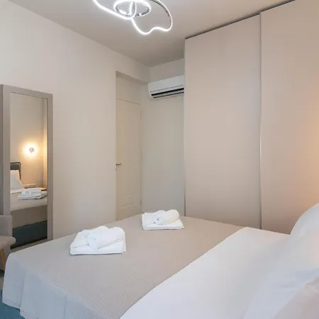 Aurelia Βρωμονέρι