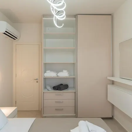 Aurelia * Vromonérion