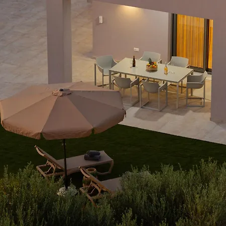 Aurelia Βίλα Βρωμονέρι