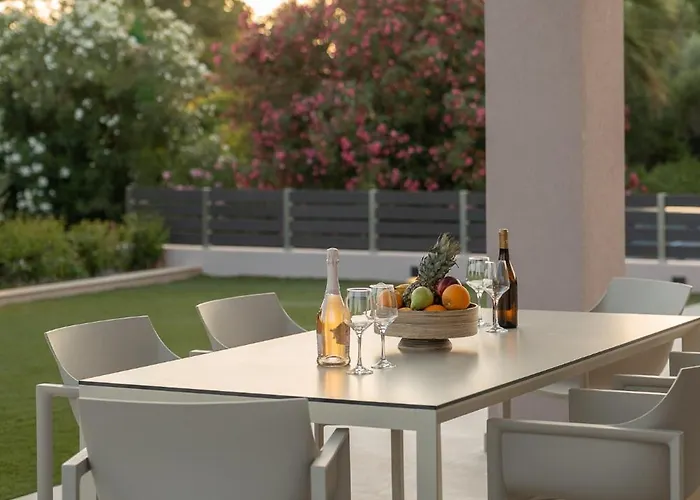 Aurelia Villa Vromonérion